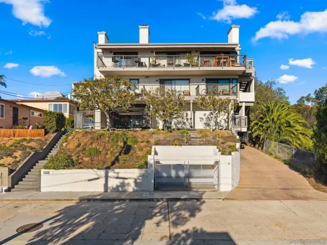 $899,000 | 1670 Guy Street, Unit B, San Diego, CA 92103