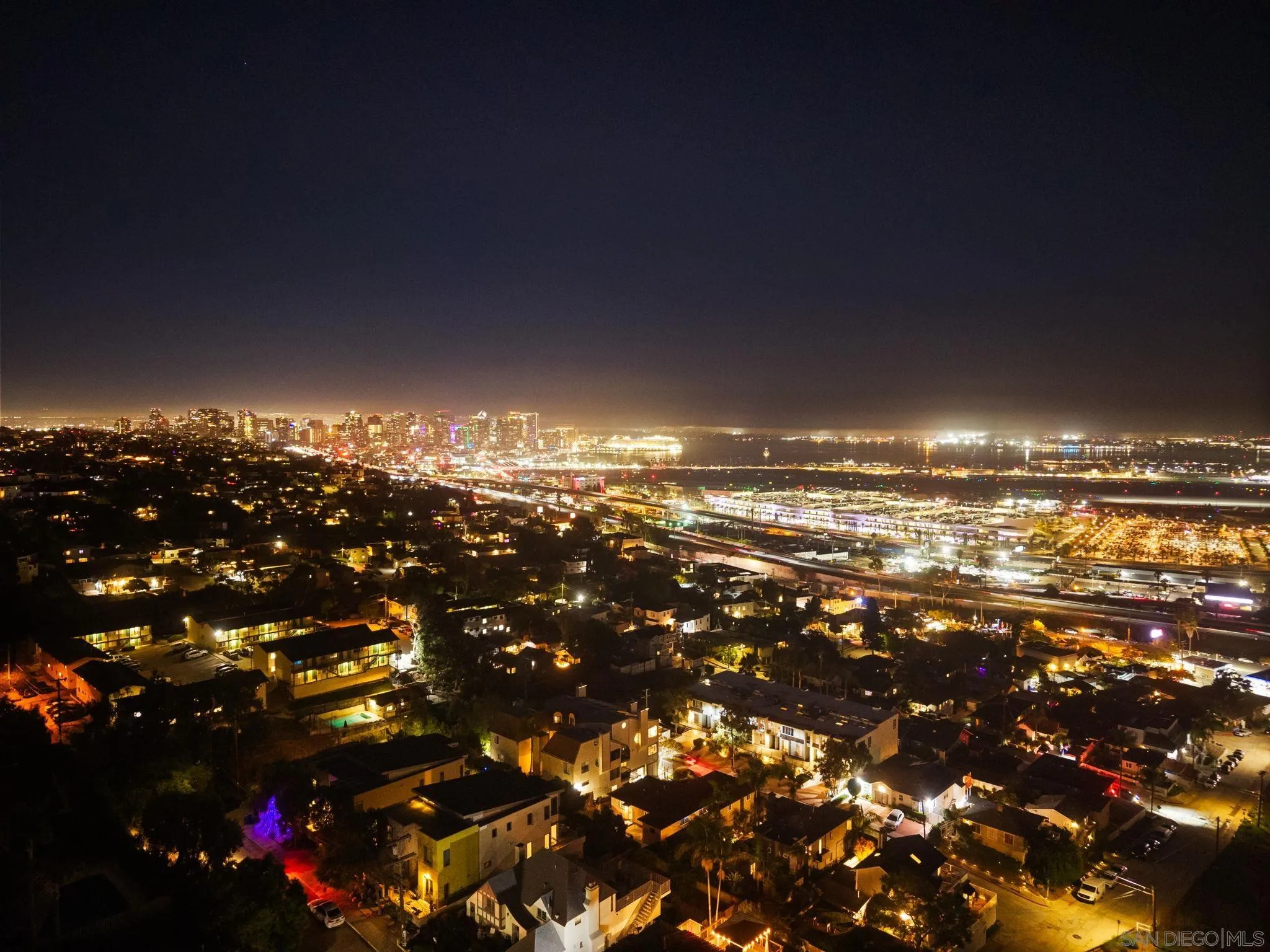 1670 Guy Street, Unit B San Diego, CA 92103 - Photo 37 of 44 a view of an city