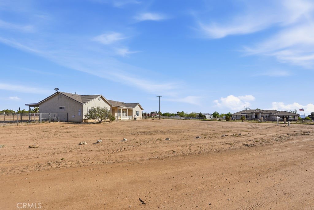 7838 Cataba Road Hesperia, CA 92344 - Photo 3 of 61