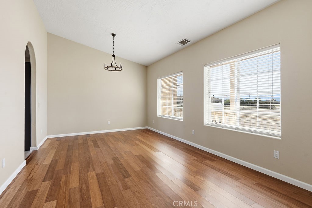 7838 Cataba Road Hesperia, CA 92344 - Photo 5 of 61
