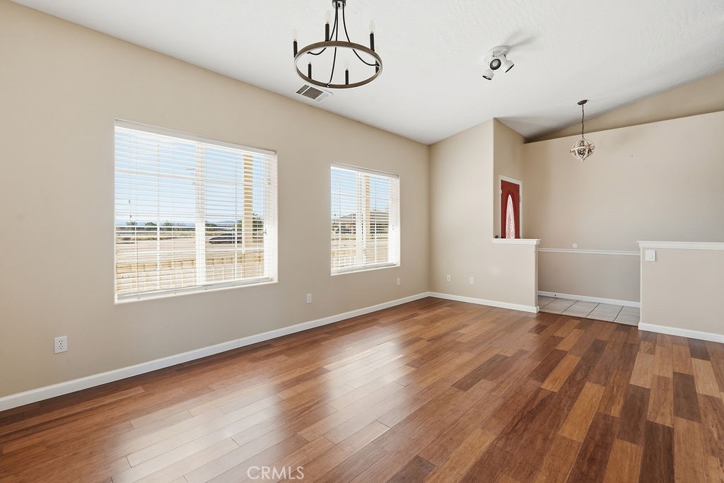 7838 Cataba Road Hesperia, CA 92344 - Photo 6 of 61