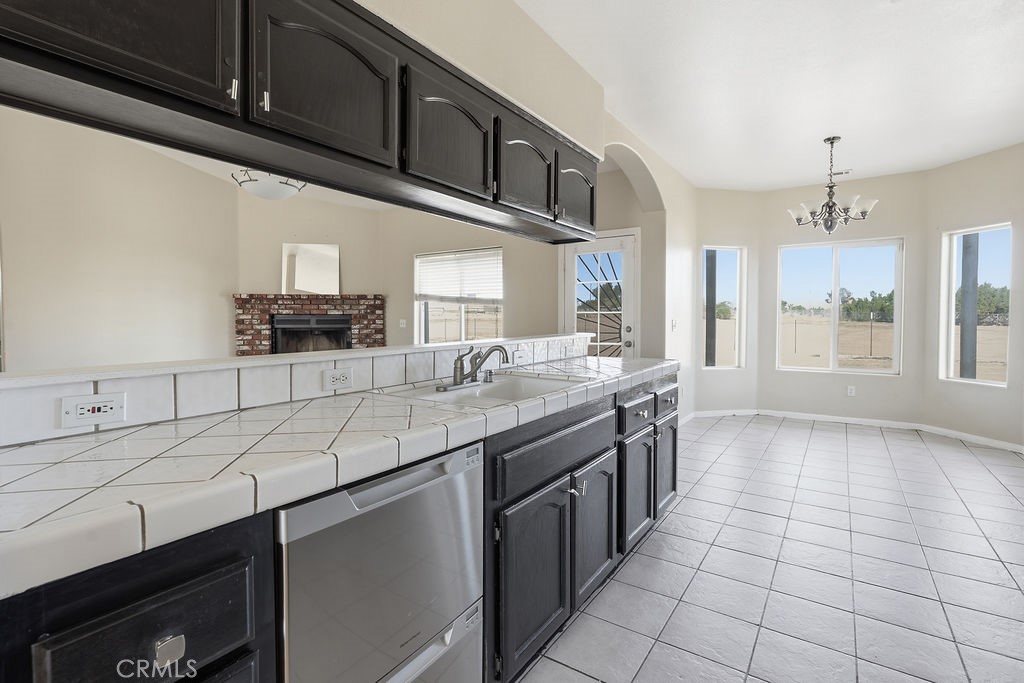 7838 Cataba Road Hesperia, CA 92344 - Photo 8 of 61