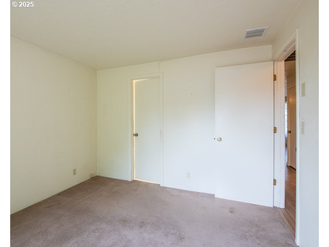 4631 Daisy Street Springfield, OR 97478 - Photo 21 of 46 a view of an empty room