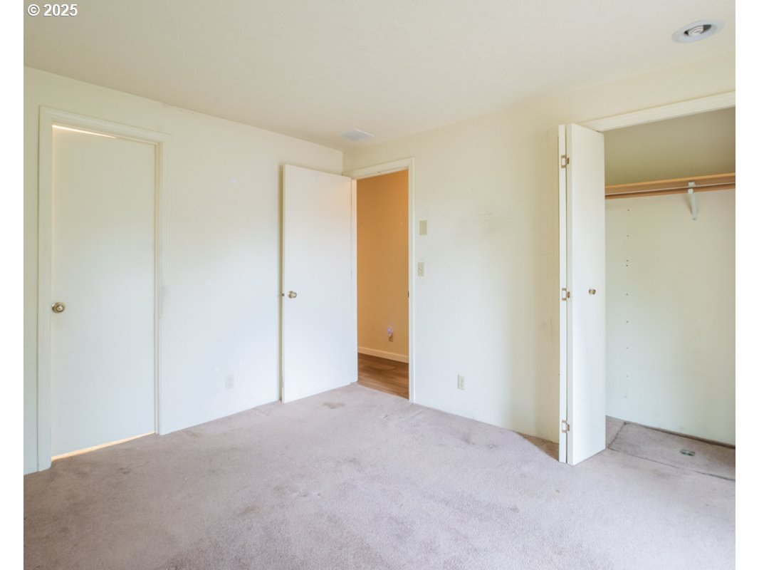 4631 Daisy Street Springfield, OR 97478 - Photo 23 of 46