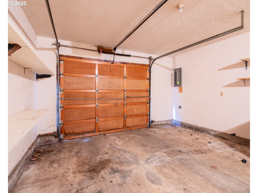 4631 Daisy Street Springfield, OR 97478 - Photo 33 of 46 a view of small space
