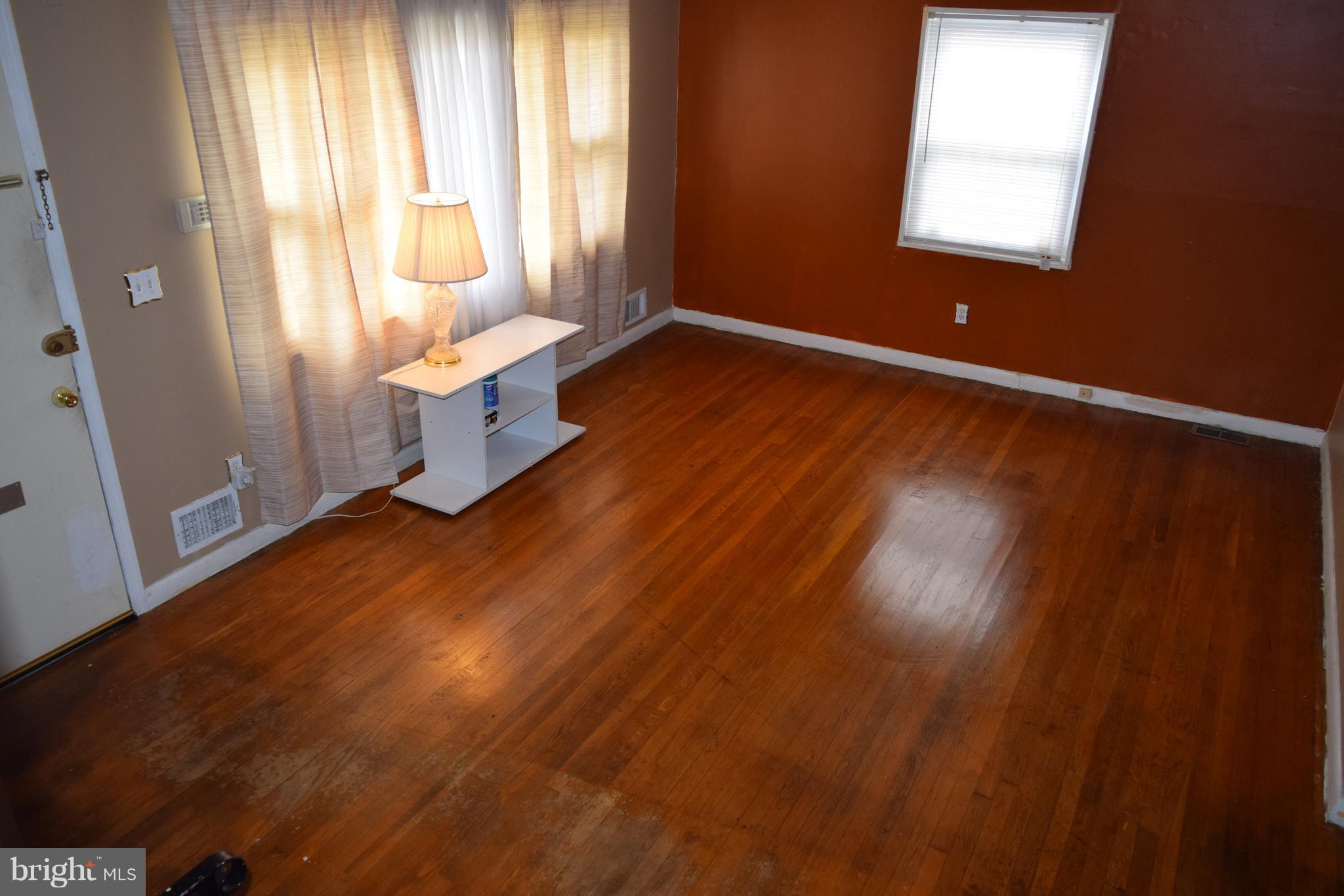 6817 Decatur Street Hyattsville, MD 20784 - Photo 4 of 30 Living Room