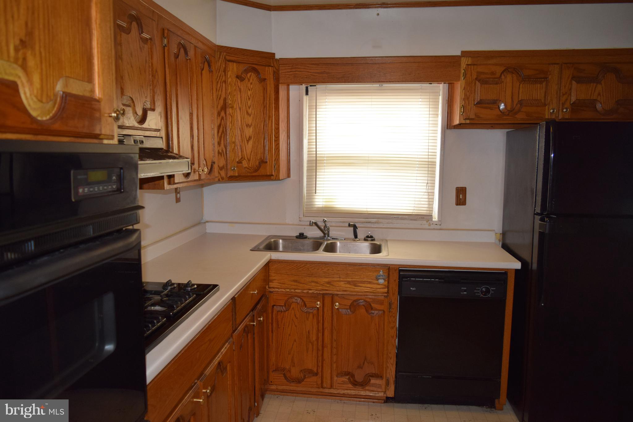 6817 Decatur Street Hyattsville, MD 20784 - Photo 6 of 30 Kitchen