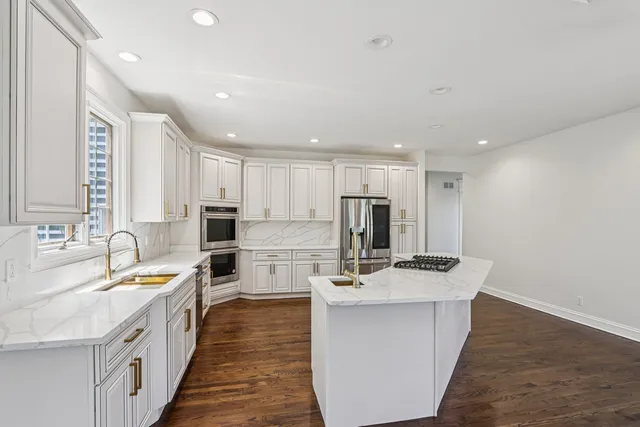 $1,199,000 | 6605 Oakwood Manor Drive, Crystal Lake, IL 60012