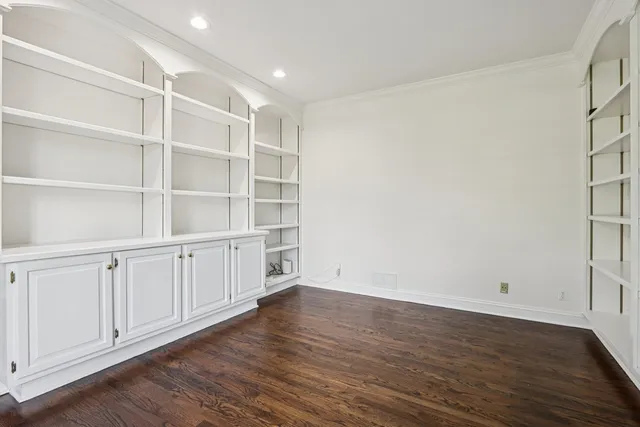 $1,199,000 | 6605 Oakwood Manor Drive, Crystal Lake, IL 60012