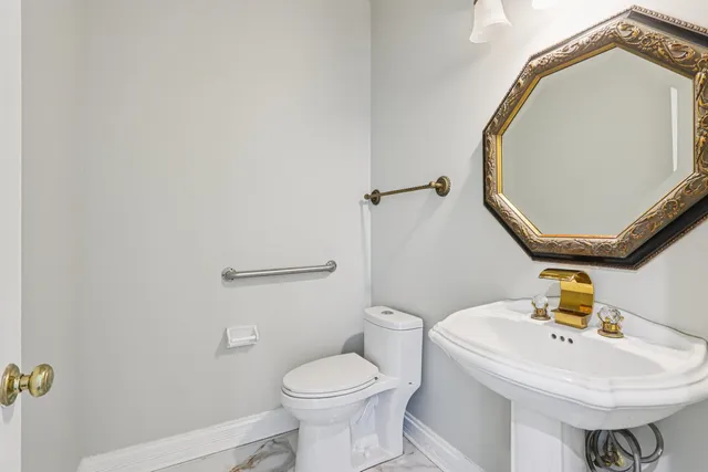 $1,199,000 | 6605 Oakwood Manor Drive, Crystal Lake, IL 60012