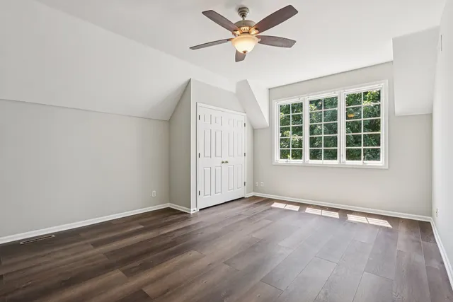 $1,199,000 | 6605 Oakwood Manor Drive, Crystal Lake, IL 60012