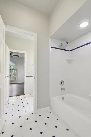 $1,199,000 | 6605 Oakwood Manor Drive, Crystal Lake, IL 60012