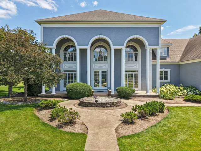 $1,199,000 | 6605 Oakwood Manor Drive, Crystal Lake, IL 60012