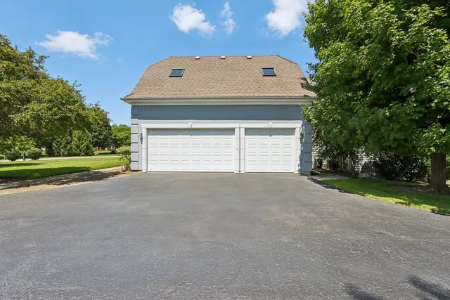 $1,199,000 | 6605 Oakwood Manor Drive, Crystal Lake, IL 60012