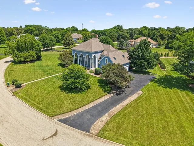 $1,199,000 | 6605 Oakwood Manor Drive, Crystal Lake, IL 60012