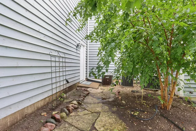 $1,199,000 | 6605 Oakwood Manor Drive, Crystal Lake, IL 60012