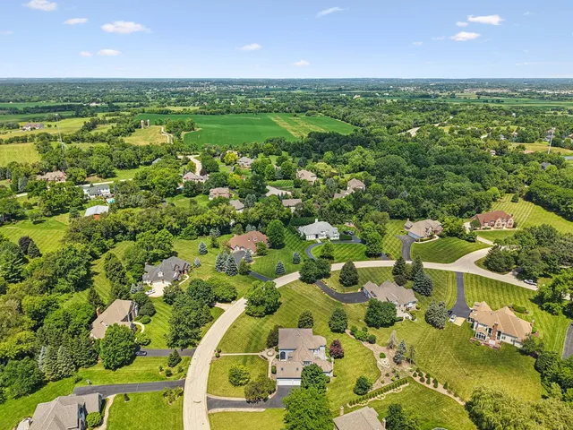 $1,199,000 | 6605 Oakwood Manor Drive, Crystal Lake, IL 60012