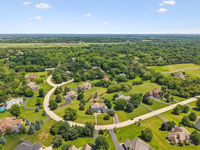 $1,199,000 | 6605 Oakwood Manor Drive, Crystal Lake, IL 60012