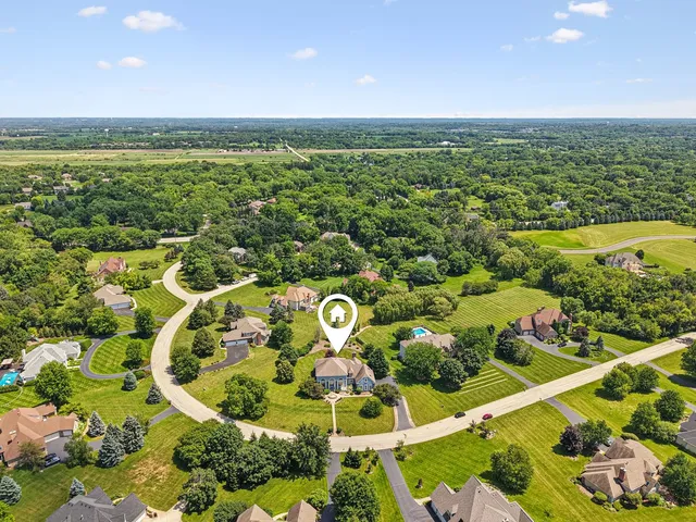 $1,199,000 | 6605 Oakwood Manor Drive, Crystal Lake, IL 60012