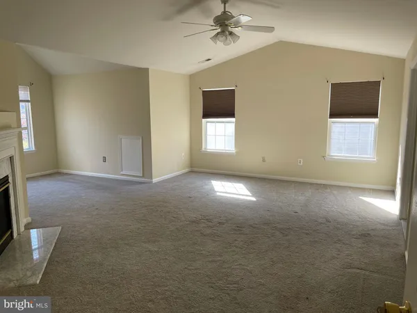 $3,800 | 15518 Toddsbury Lane, Manassas, VA 20112