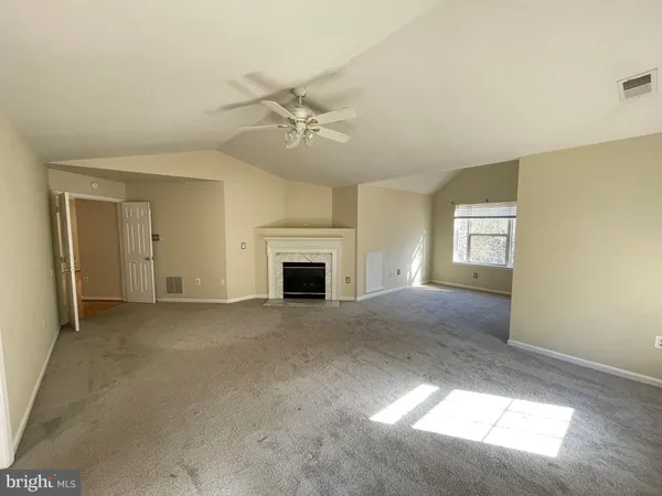 $3,800 | 15518 Toddsbury Lane, Manassas, VA 20112