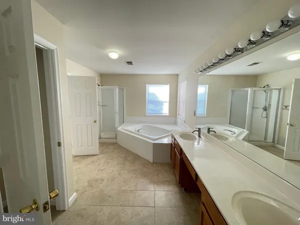 $3,800 | 15518 Toddsbury Lane, Manassas, VA 20112