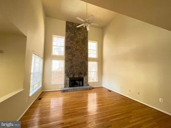 $3,800 | 15518 Toddsbury Lane, Manassas, VA 20112