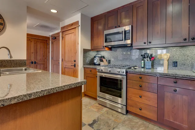 $1,325,000 | 7001 Northstar Drive, Unit 411, Truckee, CA 96161