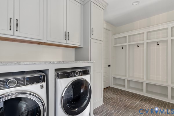 10512 River Road Chesterfield, VA 23838 - Photo 22 of 64 Built-in cabinetry with dark hardware, stone-finis