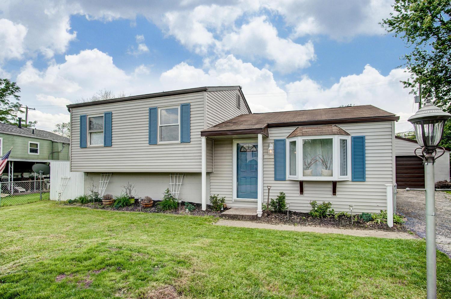 3323 Dunloe Road Columbus, OH 43232 - Photo 1 of 18 Gallery Image 1