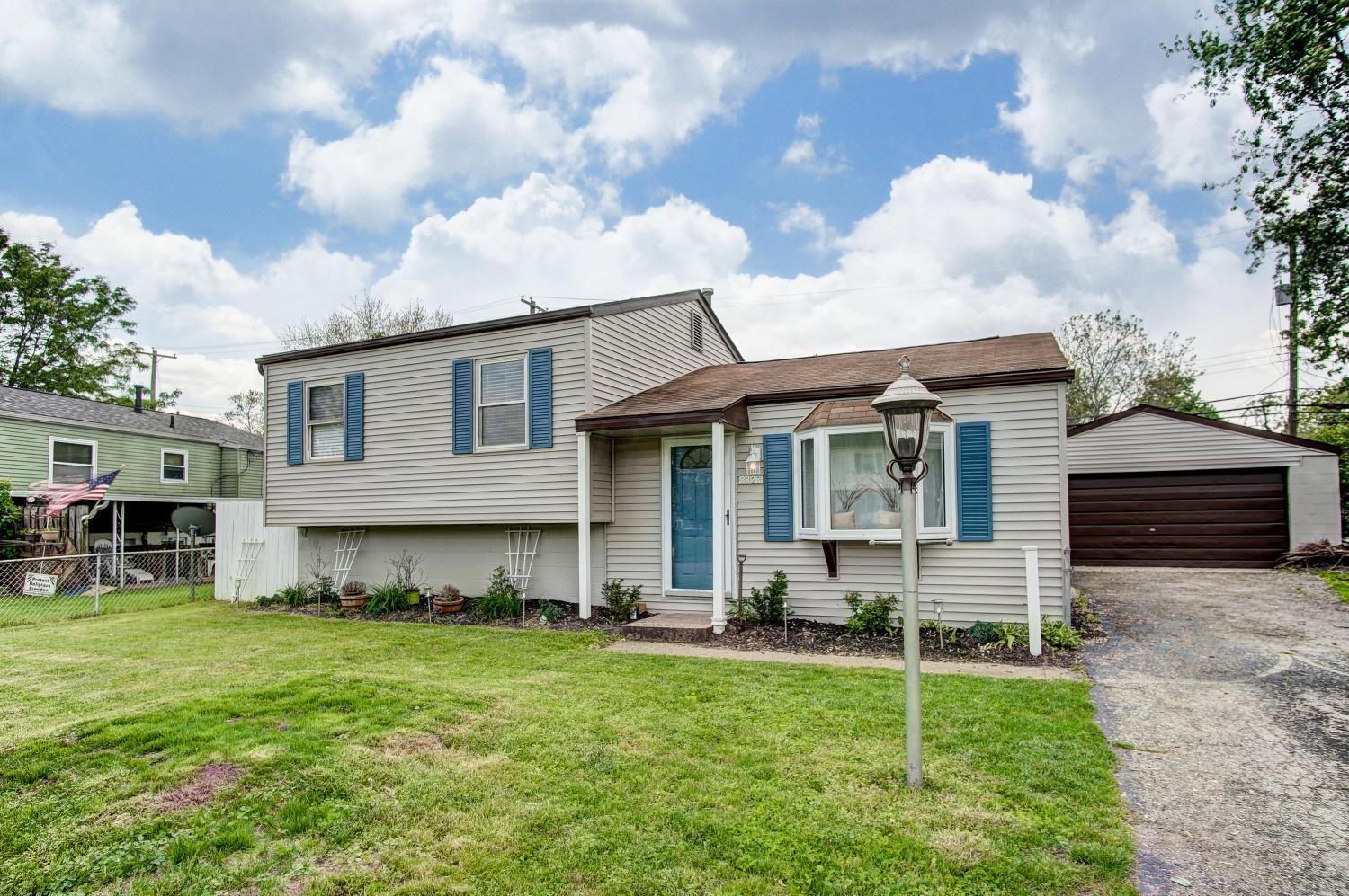 3323 Dunloe Road Columbus, OH 43232 - Photo 2 of 18 Gallery Image 2