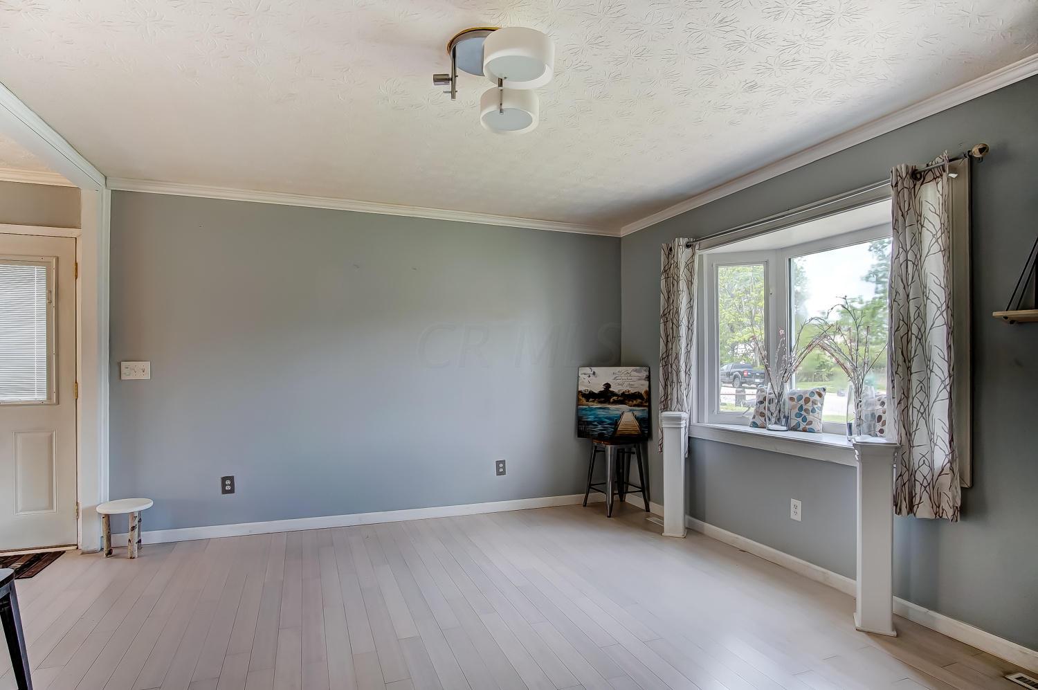3323 Dunloe Road Columbus, OH 43232 - Photo 5 of 18 Gallery Image 5