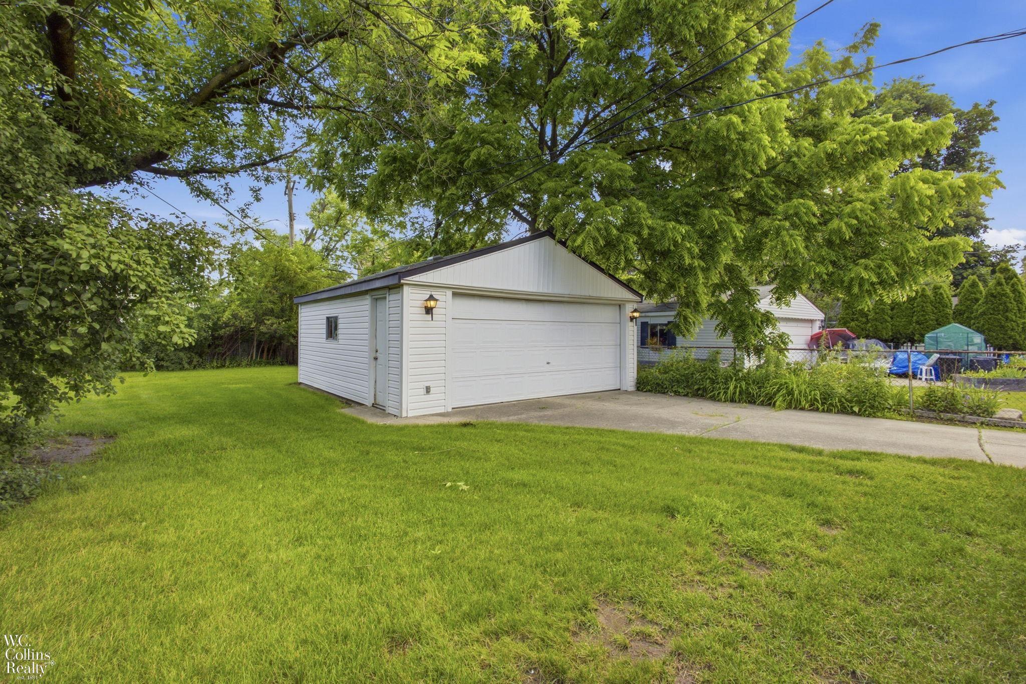 2446 Harvard Road Berkley, MI 48072 - Photo 32 of 33