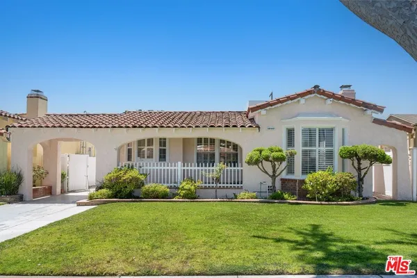 $925,000 | 7905 West Boulevard, Inglewood, CA 90305