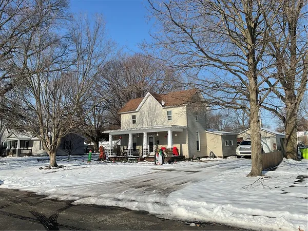 $137,500 | 321 South Street, Moweaqua, IL 62550
