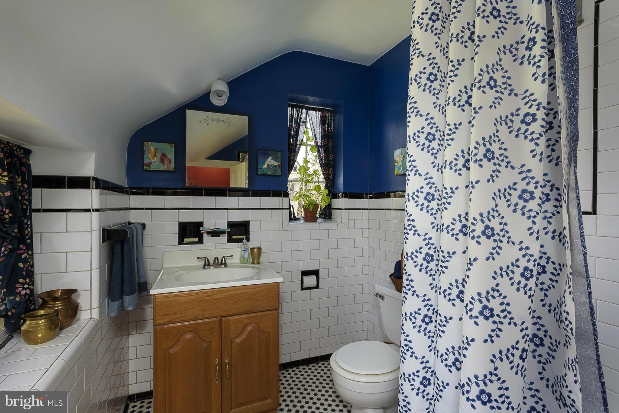 703 Nottingham Road Baltimore, MD 21229 - Photo 14 of 29 Bath