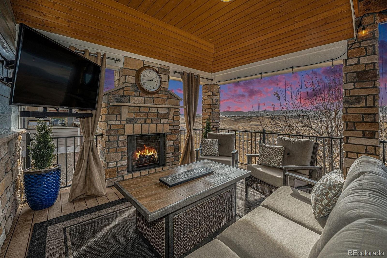 8536 Rogers Loop Arvada, CO 80007 - Photo 8 of 50