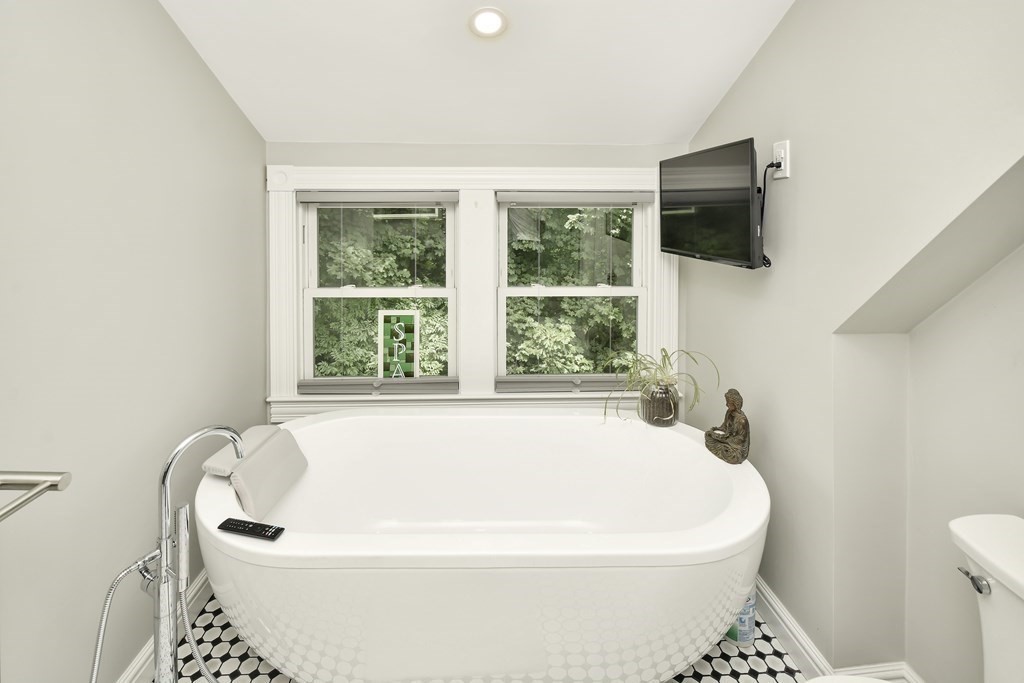 6 Cardington Street Boston, MA 02119 - Photo 31 of 42 Gallery Image 31
