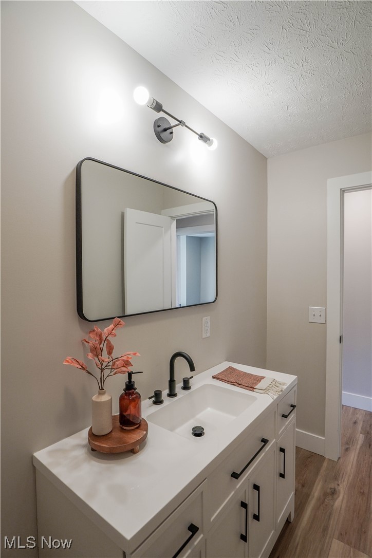 3032 Rohrer Road Wadsworth, OH 44281 - Photo 22 of 32 Full bath