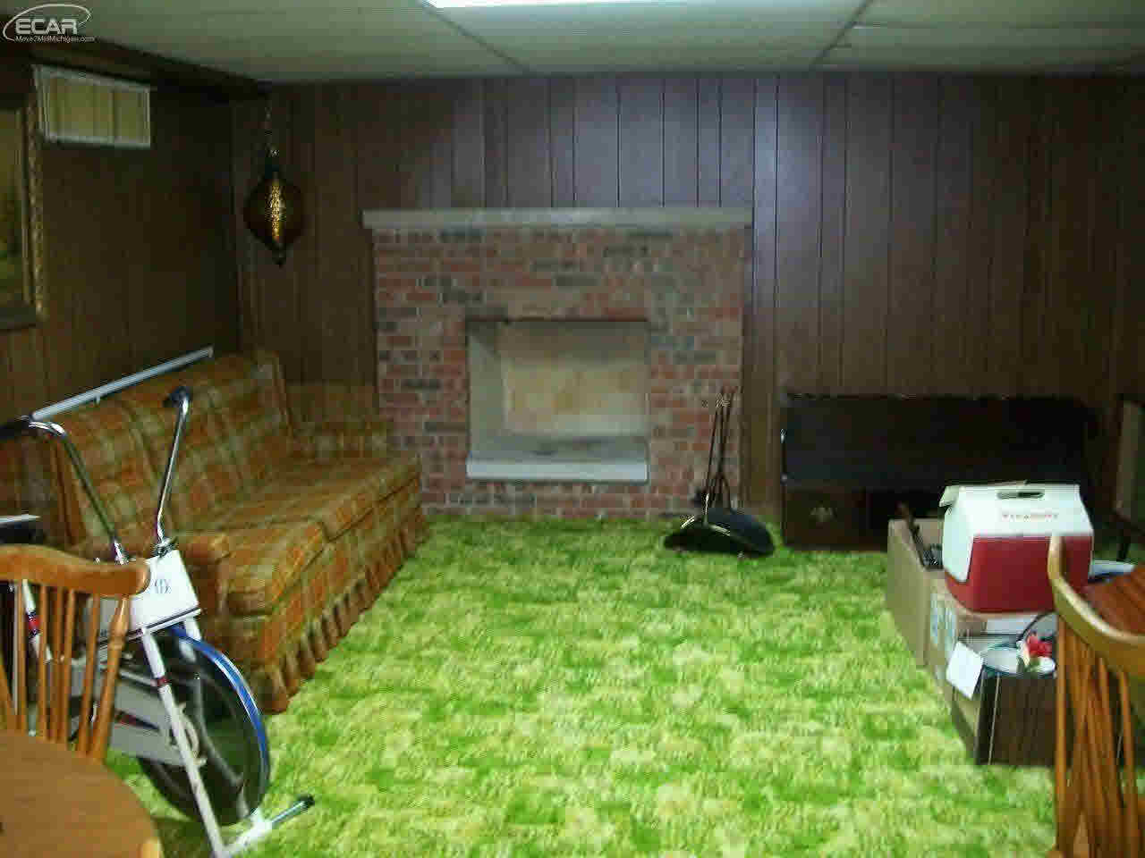 3356 Ridgecliffe Drive Flint, MI 48532 - Photo 16 of 24 21149287-15.JPG