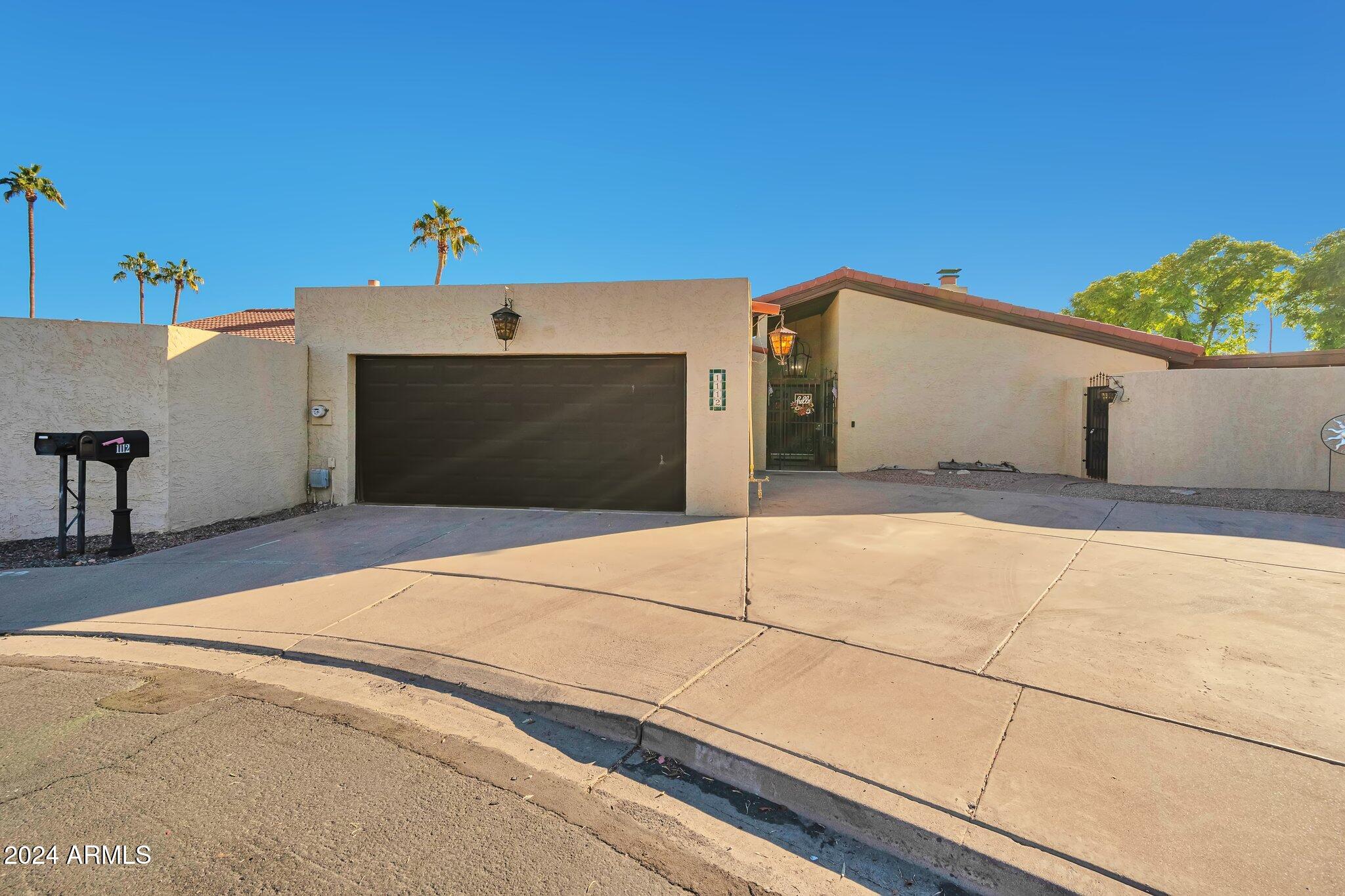 1112 North Cherry Mesa, AZ 85201 - Photo 2 of 25 Santo Tomas