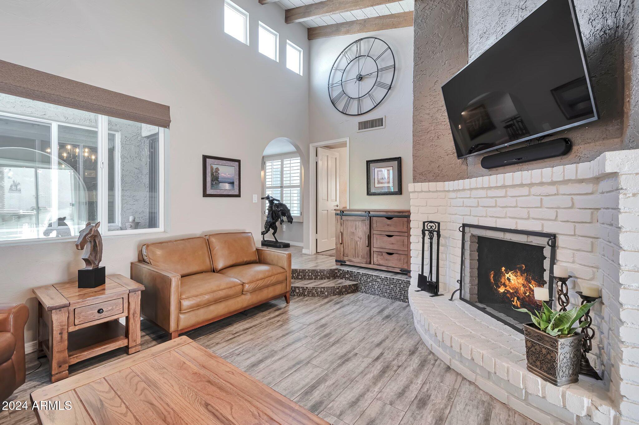 1112 North Cherry Mesa, AZ 85201 - Photo 3 of 25 Living Room
