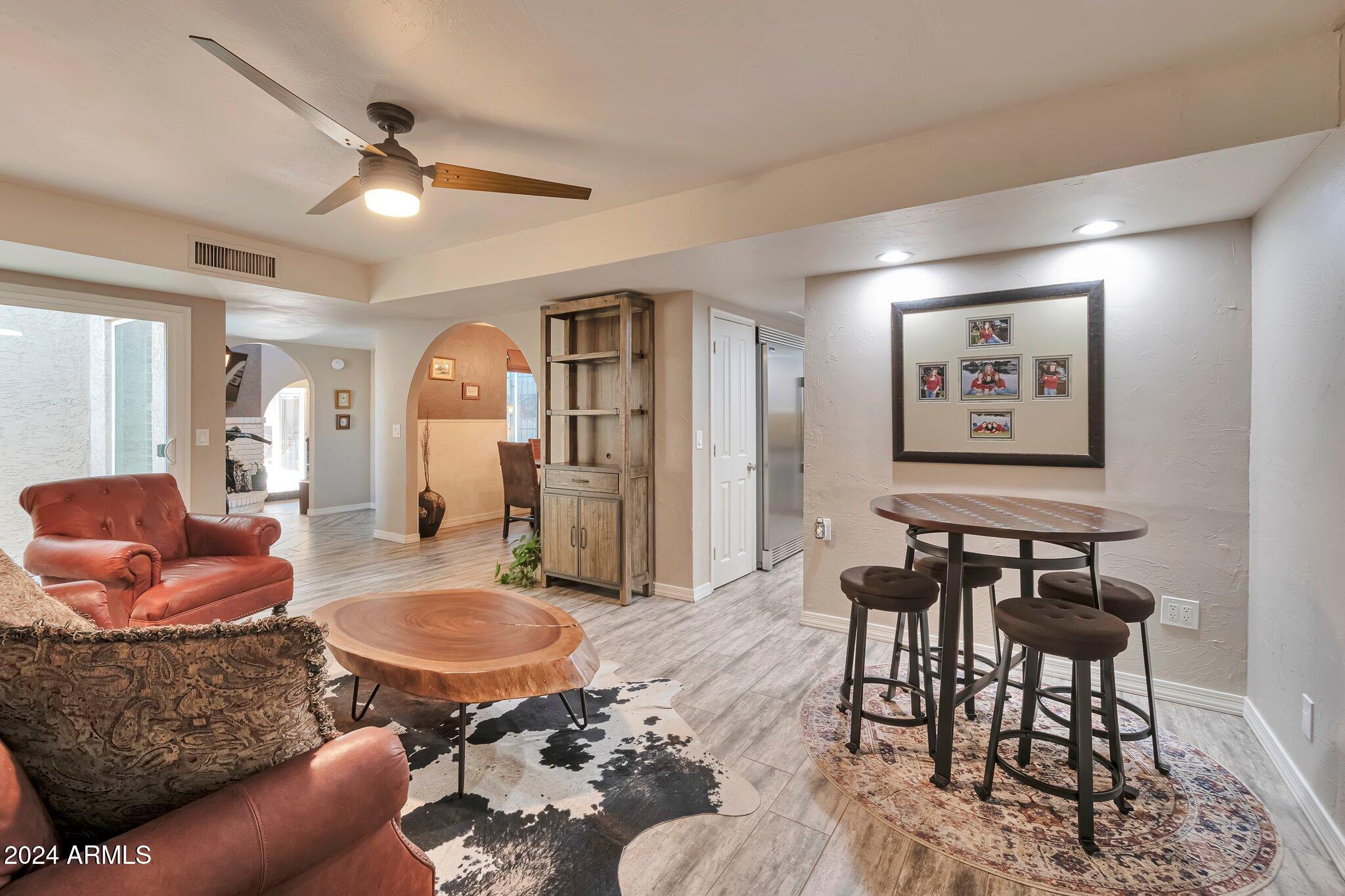 1112 North Cherry Mesa, AZ 85201 - Photo 6 of 25 Family Room