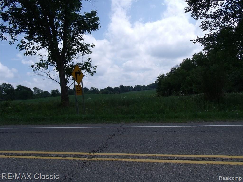 20 South Milford Road Highland, MI 48357 - Photo 2 of 2