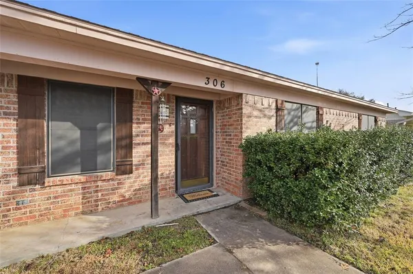 $1,650 | 306 Texoma Drive, Whitesboro, TX 76273