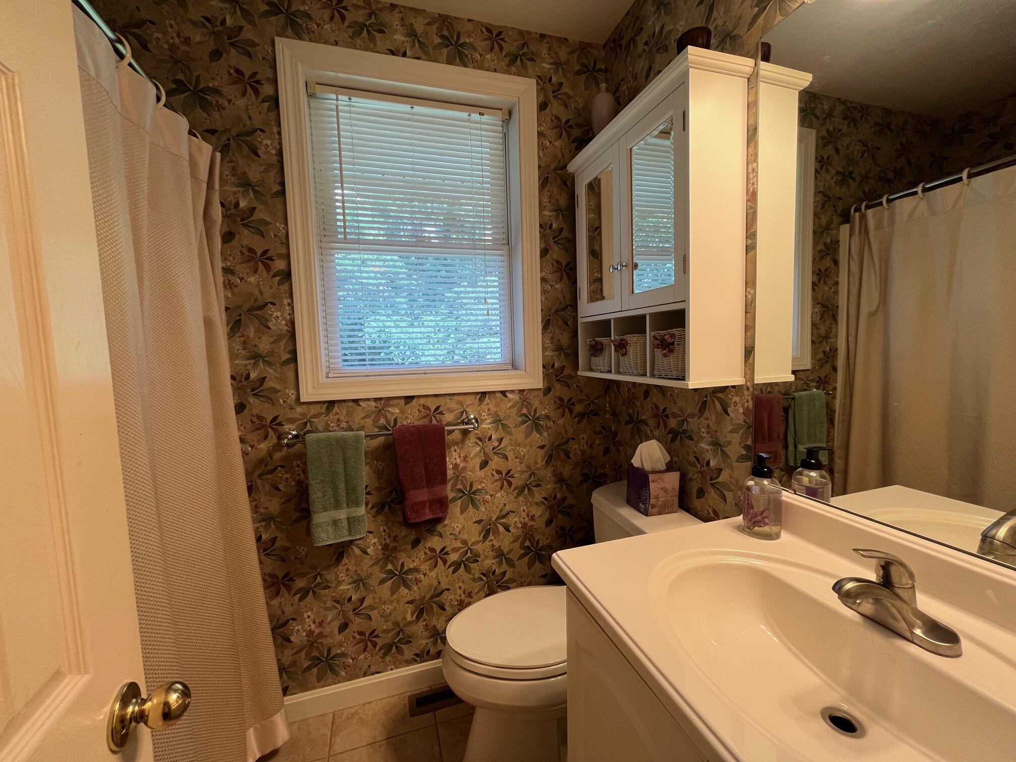 339 Haley Road Kittery Point, ME 03905 - Photo 12 of 24 main bath: tub/shower