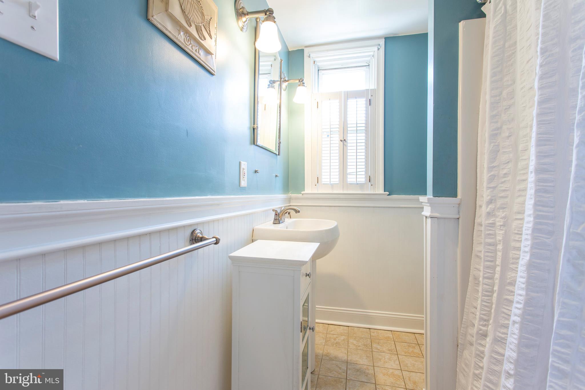 812 Colwell Road Swarthmore, PA 19081 - Photo 14 of 27 Bathroom