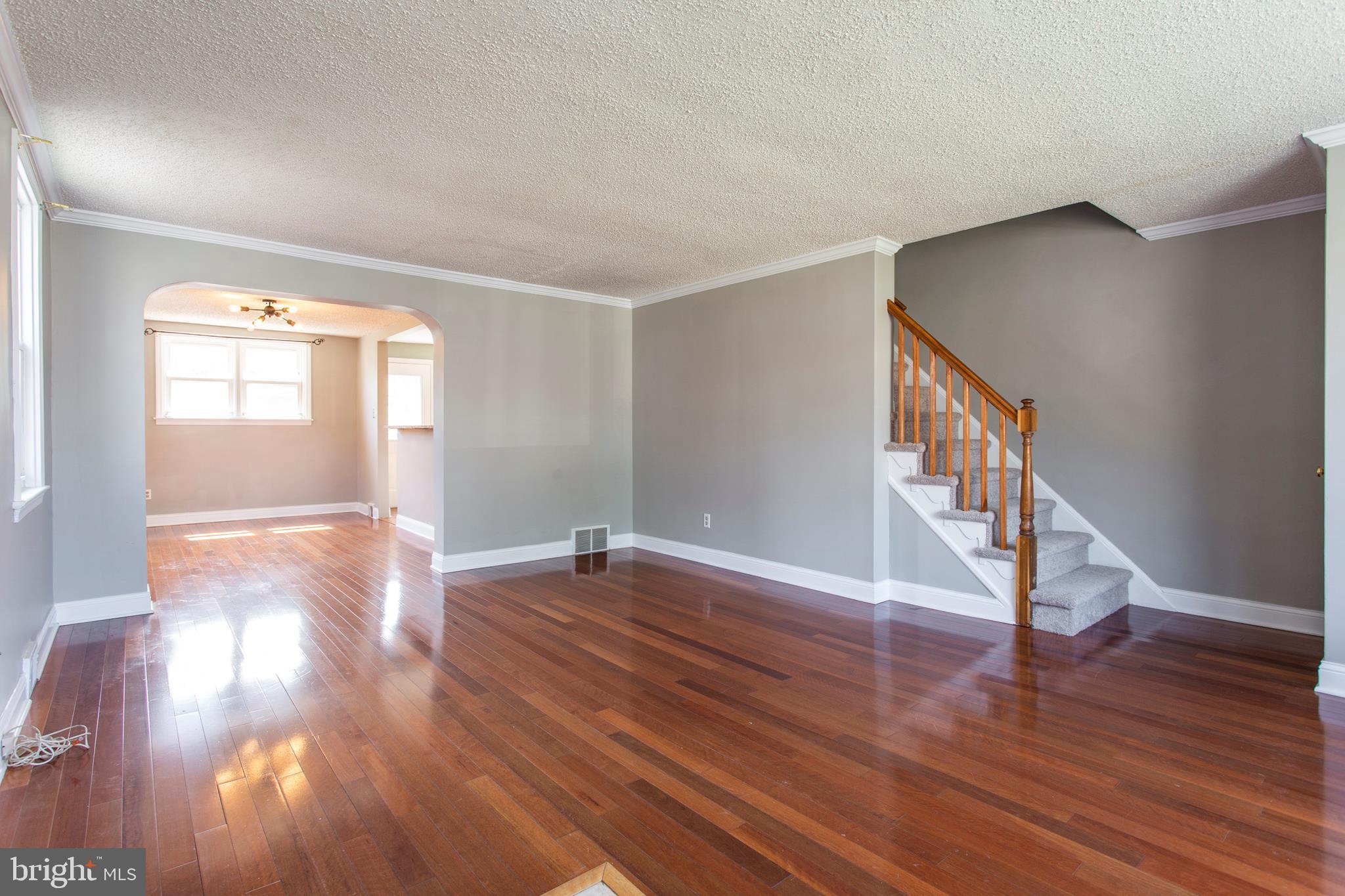 812 Colwell Road Swarthmore, PA 19081 - Photo 4 of 27 Living Room