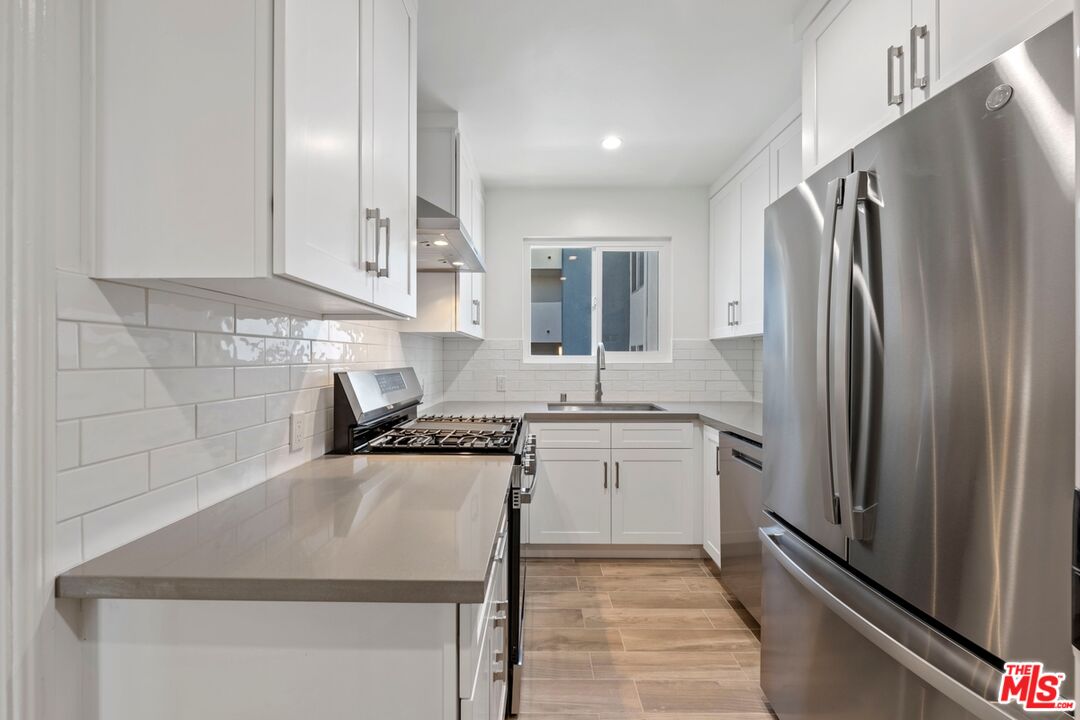 1250 North Crescent Heights Boulevard, Unit 2 West Hollywood, CA 90046 - Photo 7 of 18