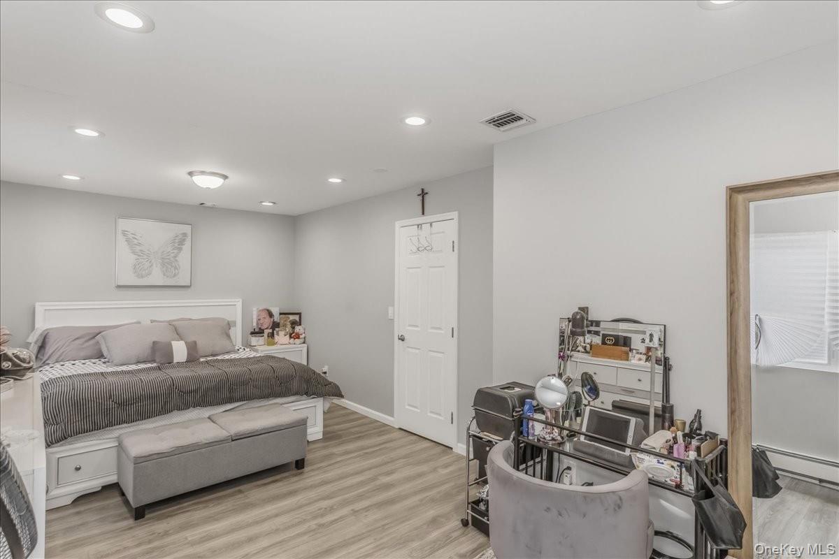4460 Merrick Road Massapequa, NY 11758 - Photo 11 of 32